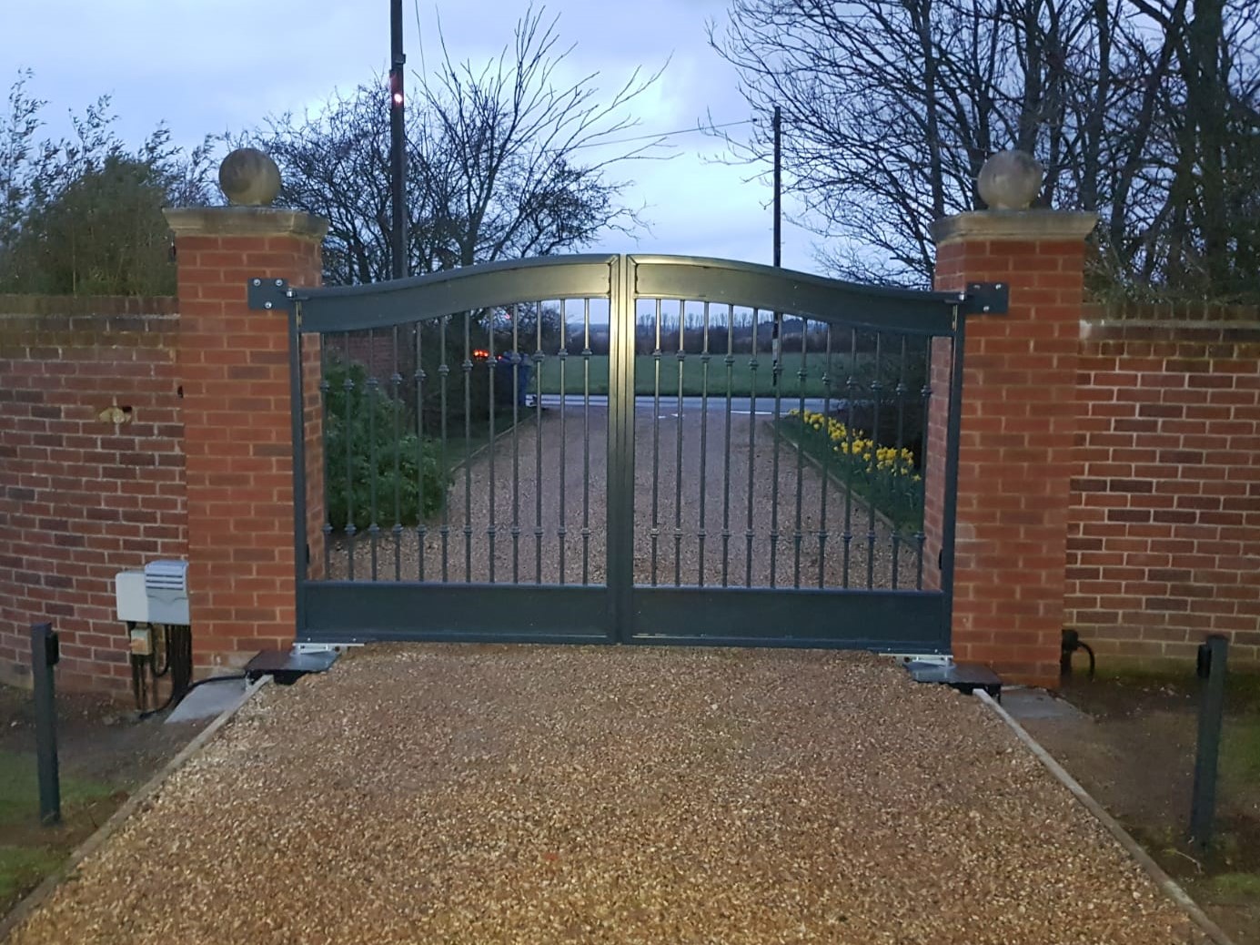 Bespoke Metal Gates with Underground Automation