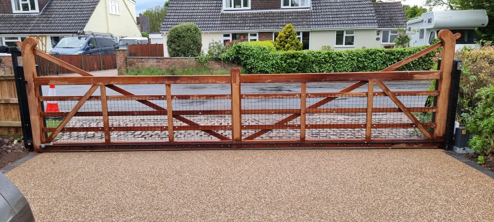 Automated Raised Helve Sliding Gate