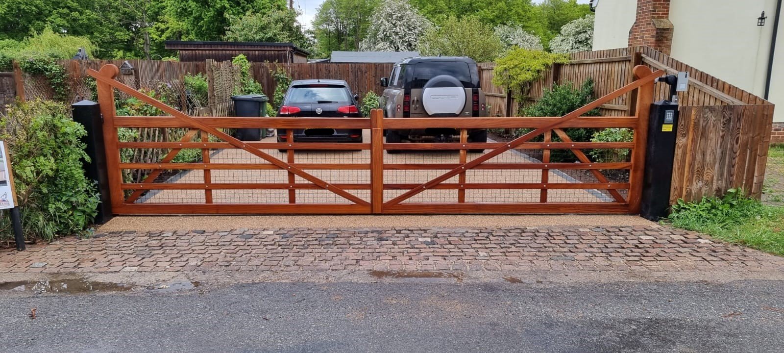 Automated Raised Helve Sliding Gate